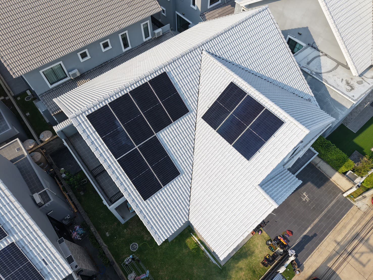 บ้านพักอาศัยพร้อมระบบโซล่าเซลล์